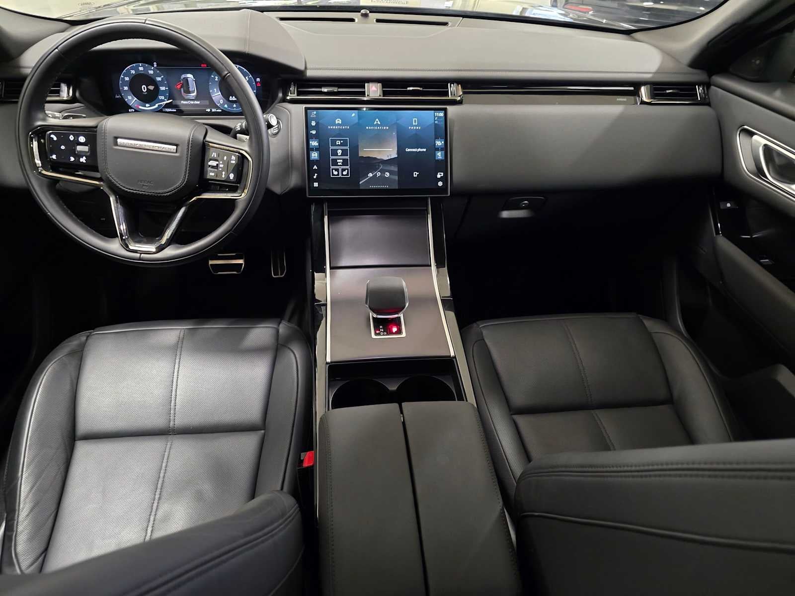 2026 Land Rover Range Rover Velar Dynamic SE