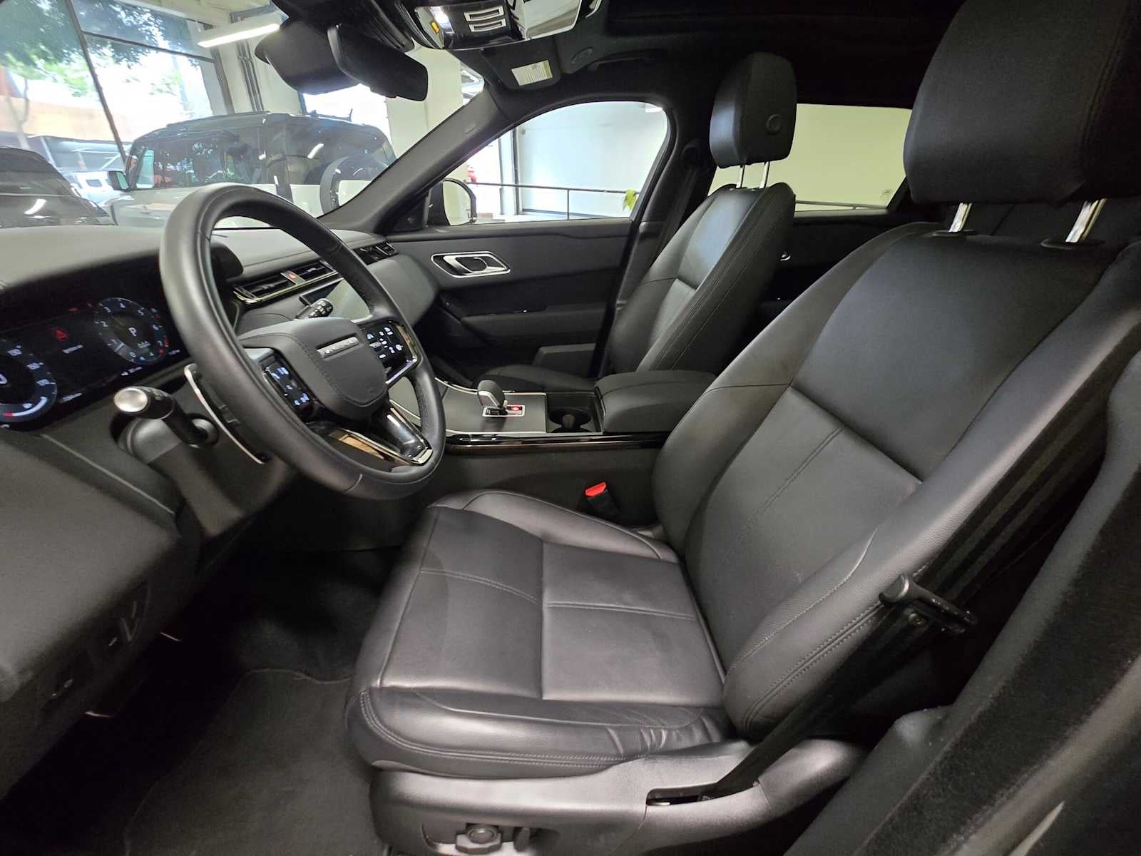2026 Land Rover Range Rover Velar Dynamic SE