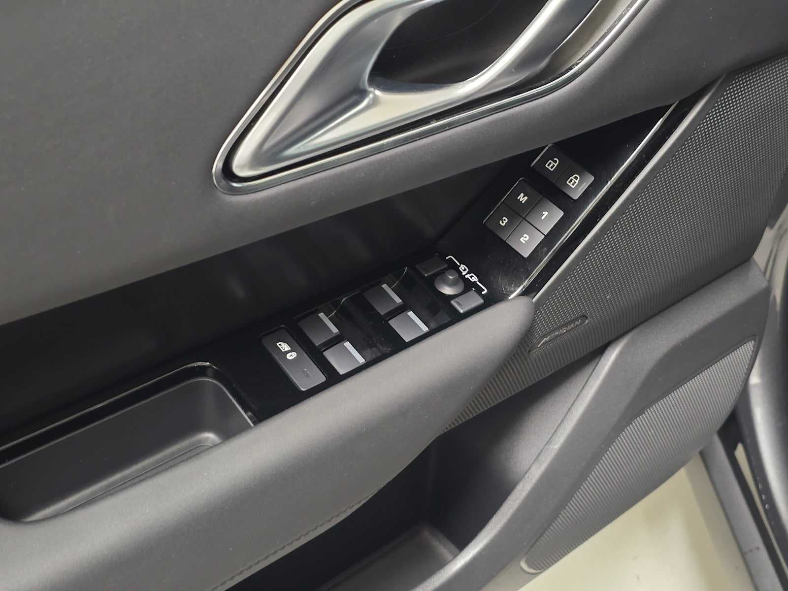 2026 Land Rover Range Rover Velar Dynamic SE