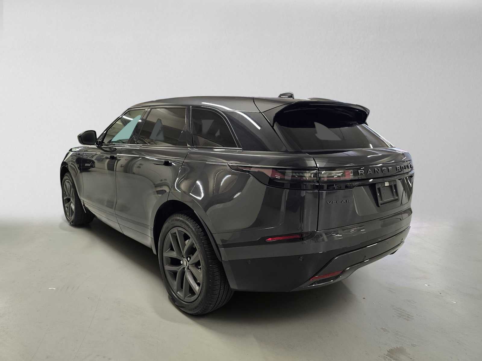 2026 Land Rover Range Rover Velar Dynamic SE