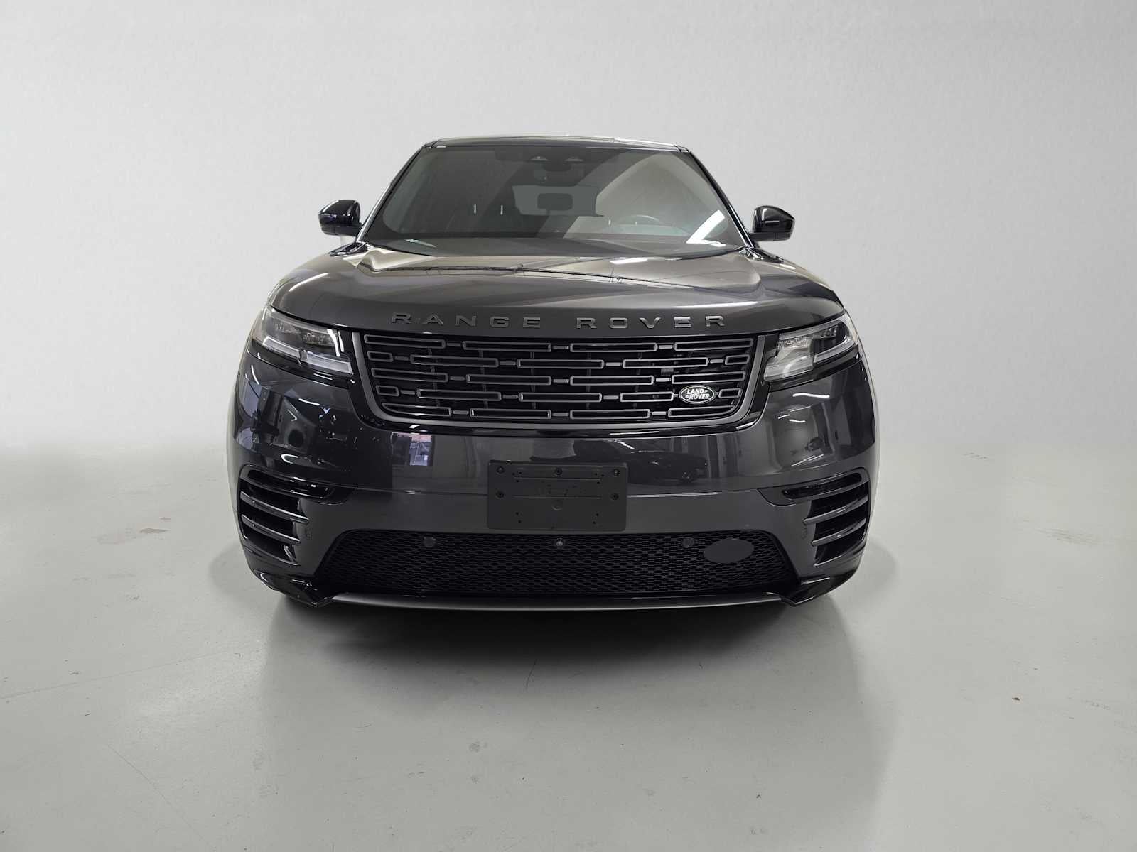 2026 Land Rover Range Rover Velar Dynamic SE