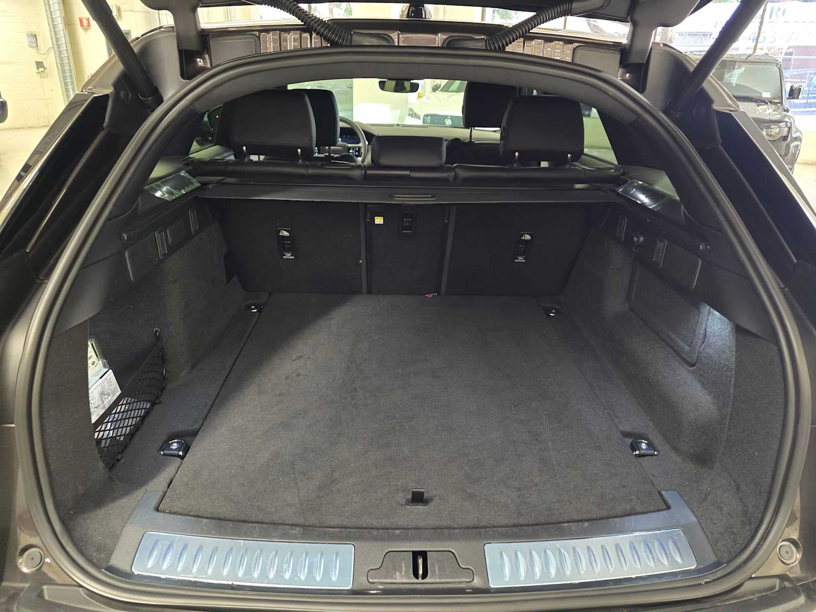2026 Land Rover Range Rover Velar Dynamic SE