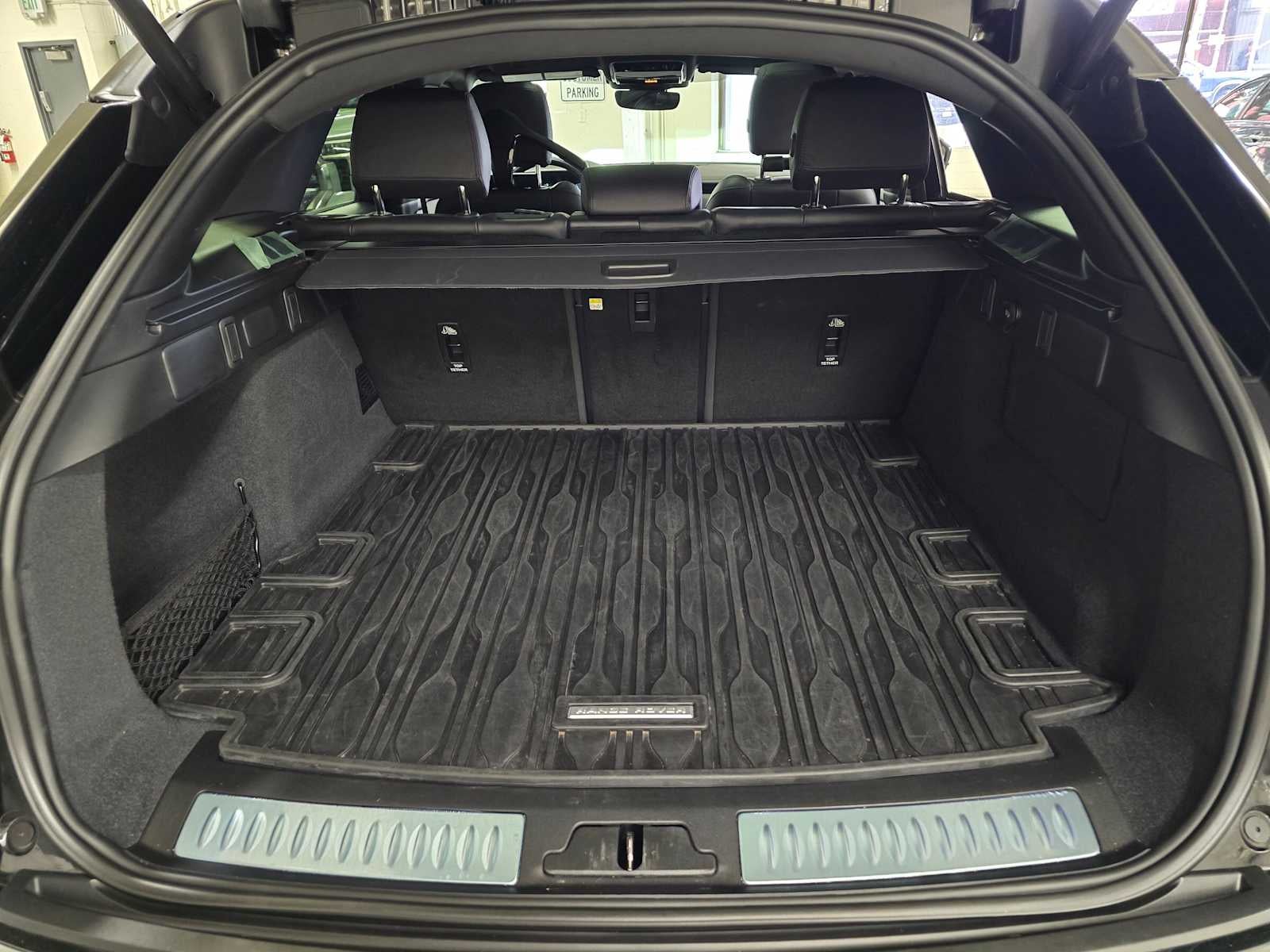 2026 Land Rover Range Rover Velar Dynamic SE