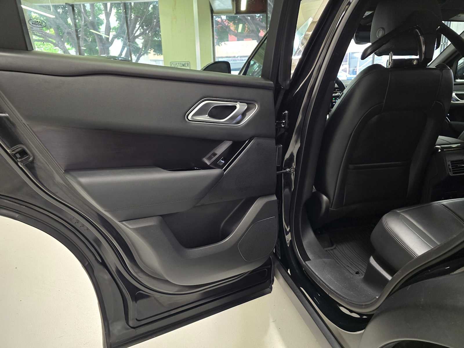 2026 Land Rover Range Rover Velar Dynamic SE
