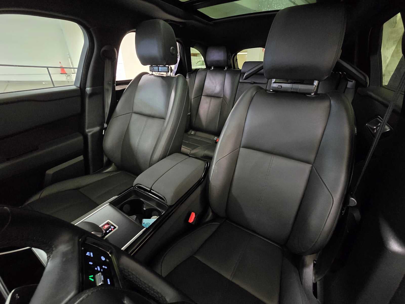 2026 Land Rover Range Rover Velar Dynamic SE