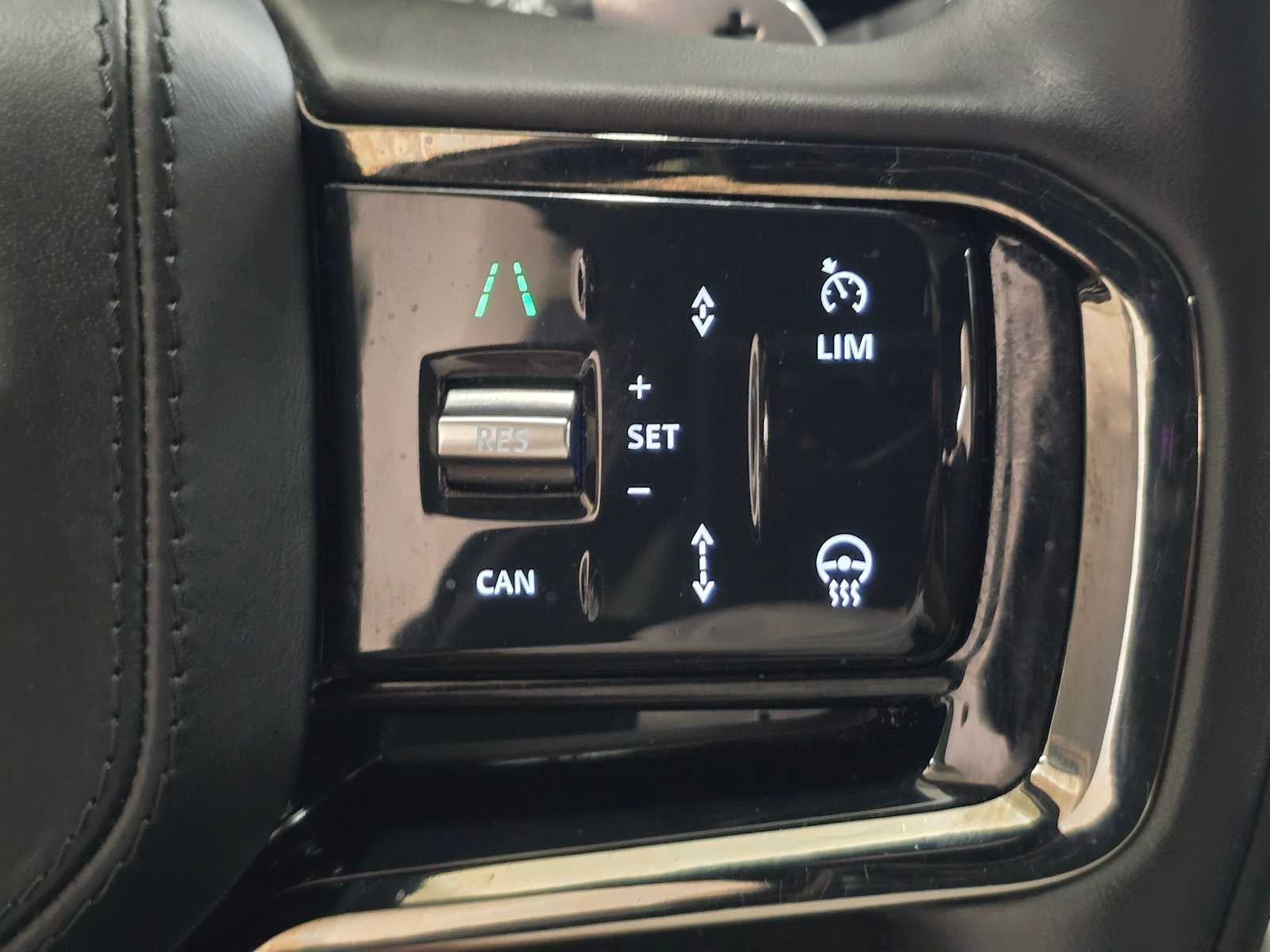 2026 Land Rover Range Rover Velar Dynamic SE