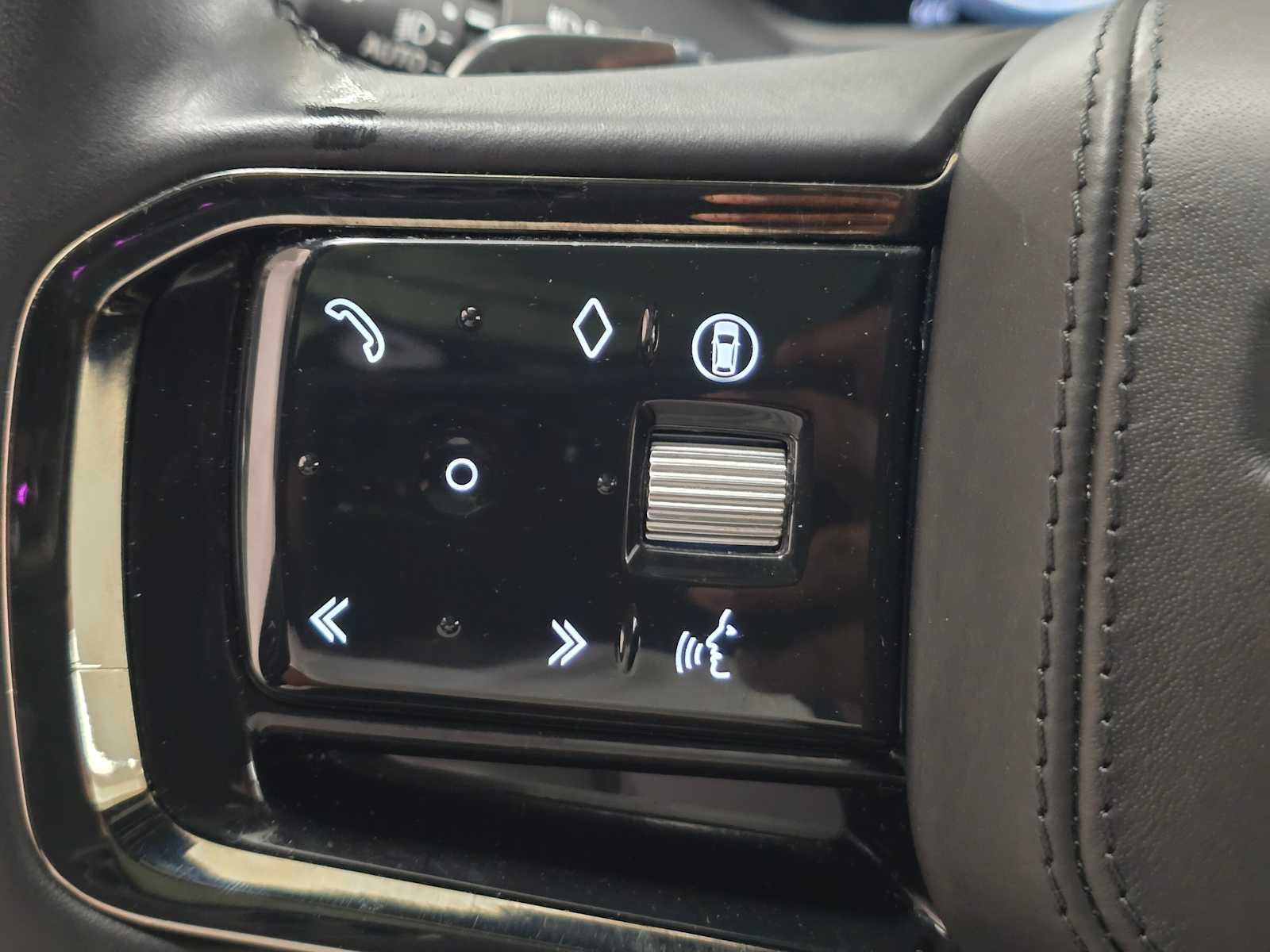 2026 Land Rover Range Rover Velar Dynamic SE
