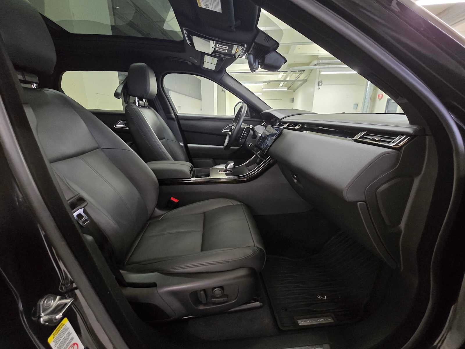2026 Land Rover Range Rover Velar Dynamic SE