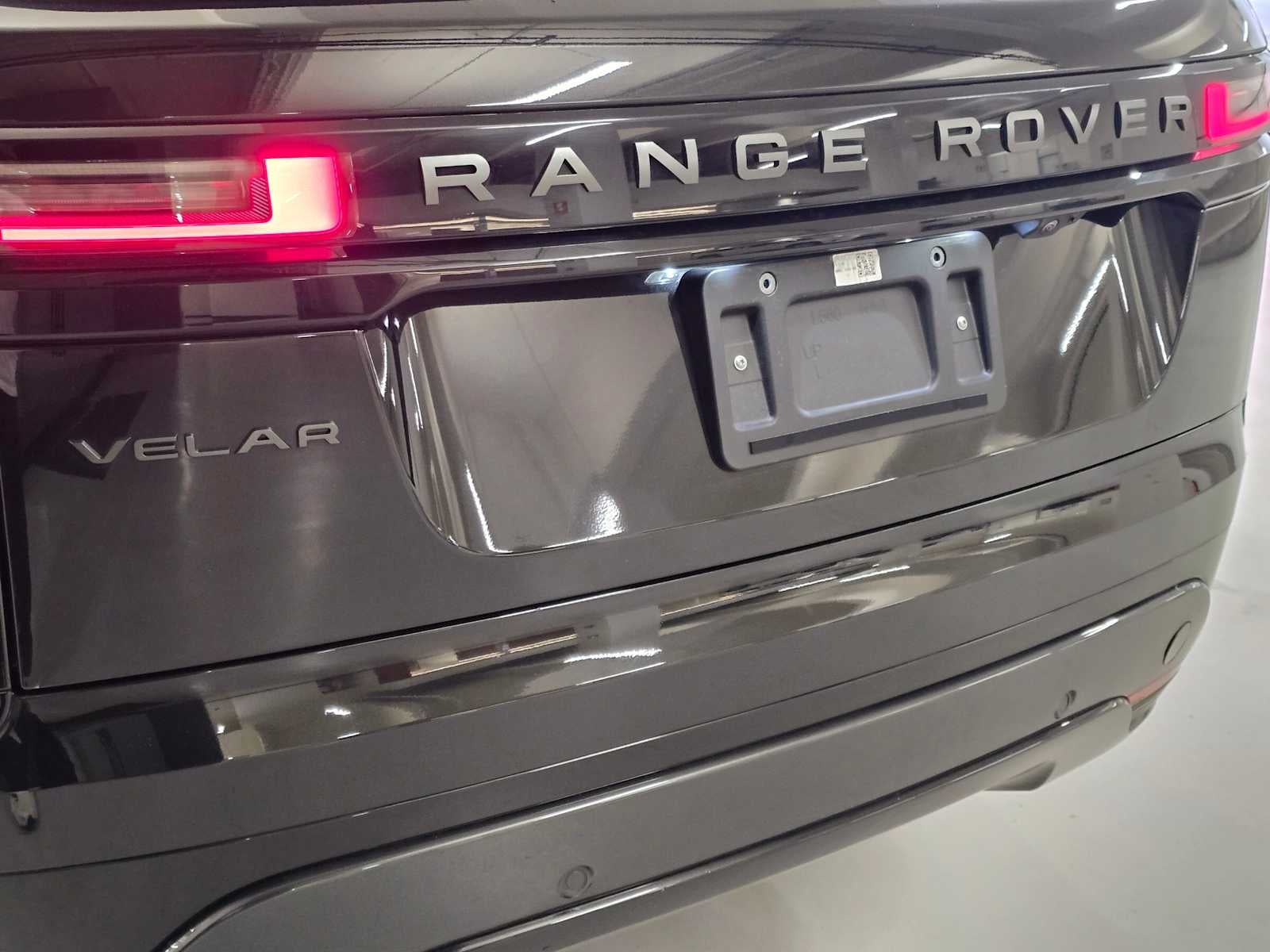 2026 Land Rover Range Rover Velar Dynamic SE