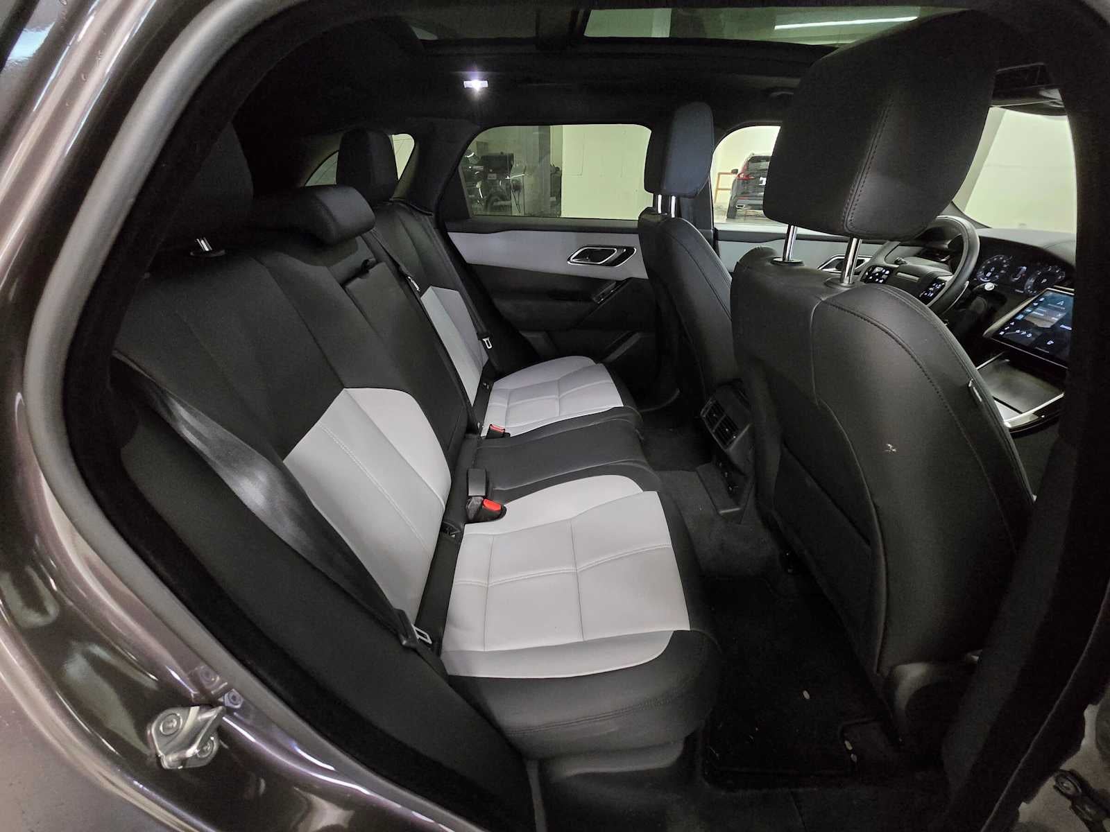 2026 Land Rover Range Rover Velar Dynamic SE