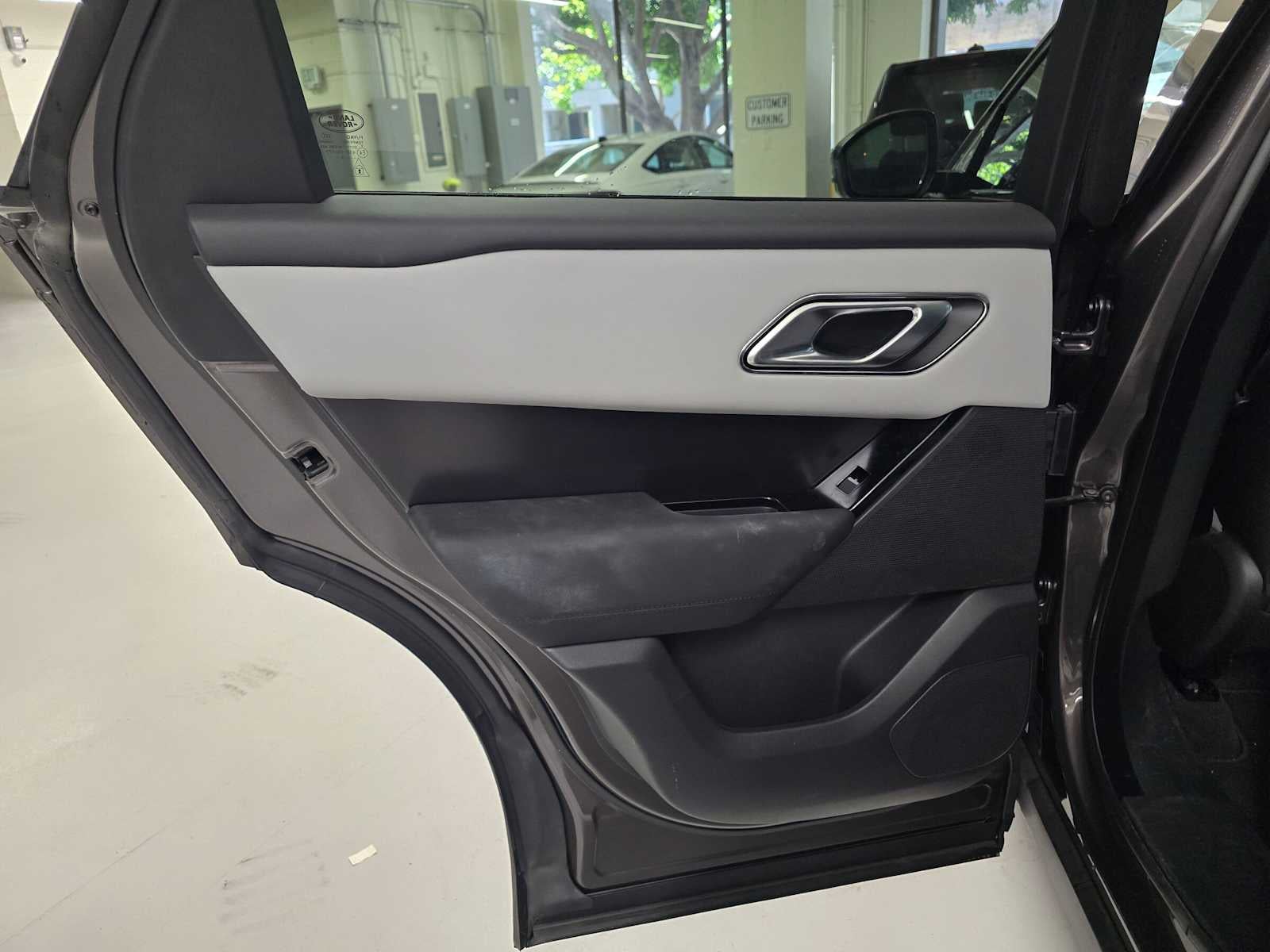 2026 Land Rover Range Rover Velar Dynamic SE