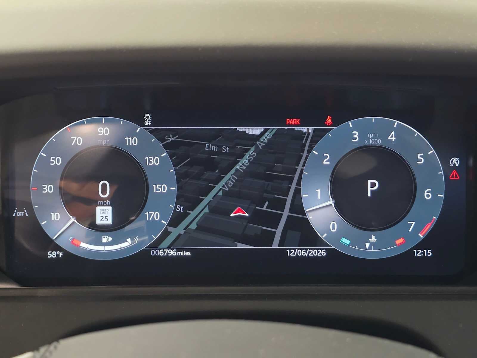 2026 Land Rover Range Rover Velar Dynamic SE