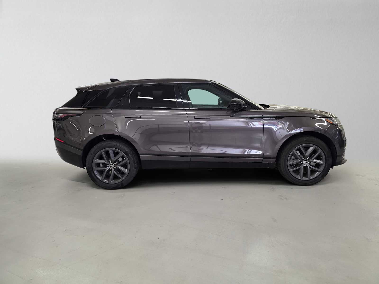 2026 Land Rover Range Rover Velar Dynamic SE