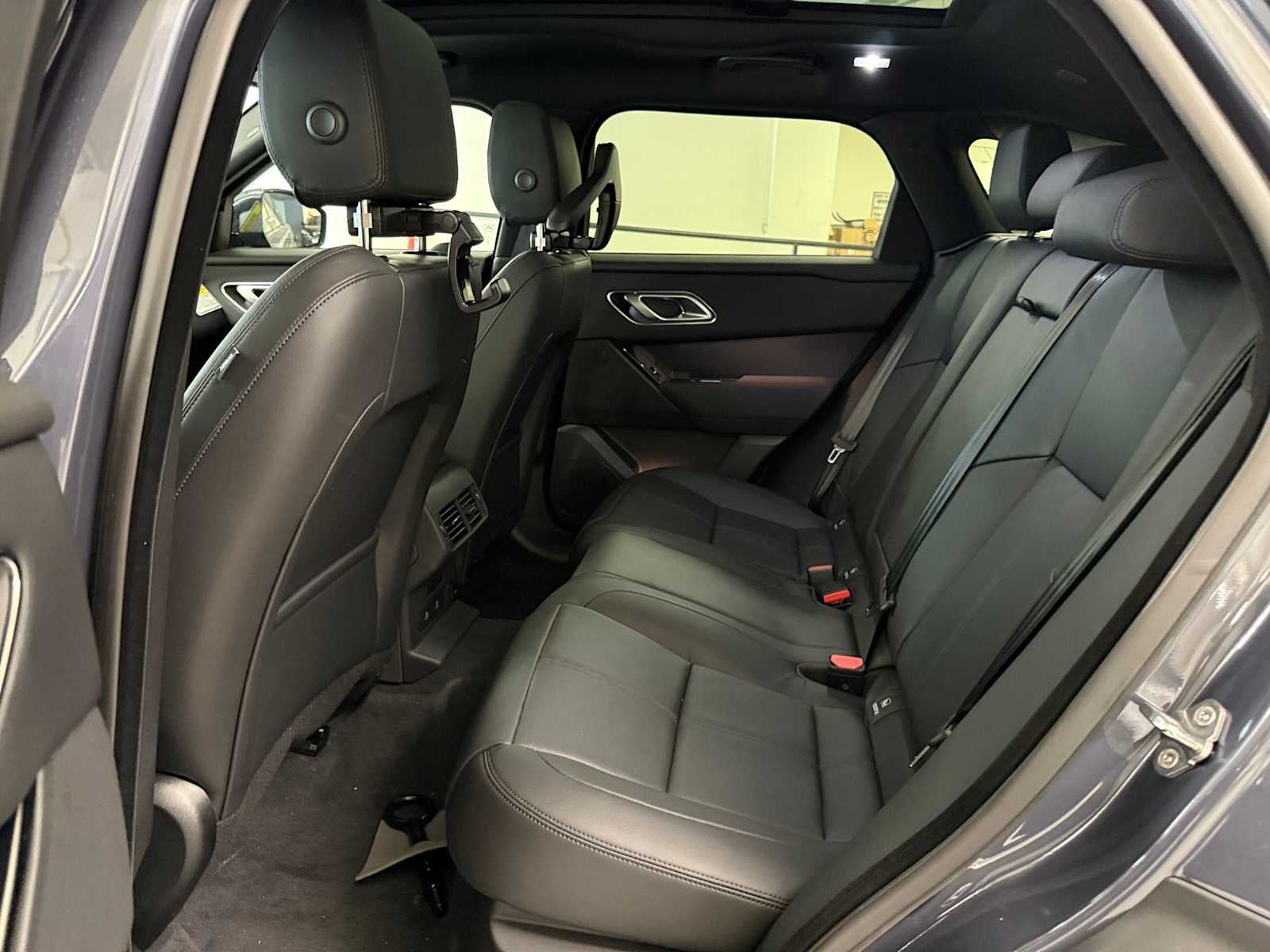 2026 Land Rover Range Rover Velar Dynamic SE