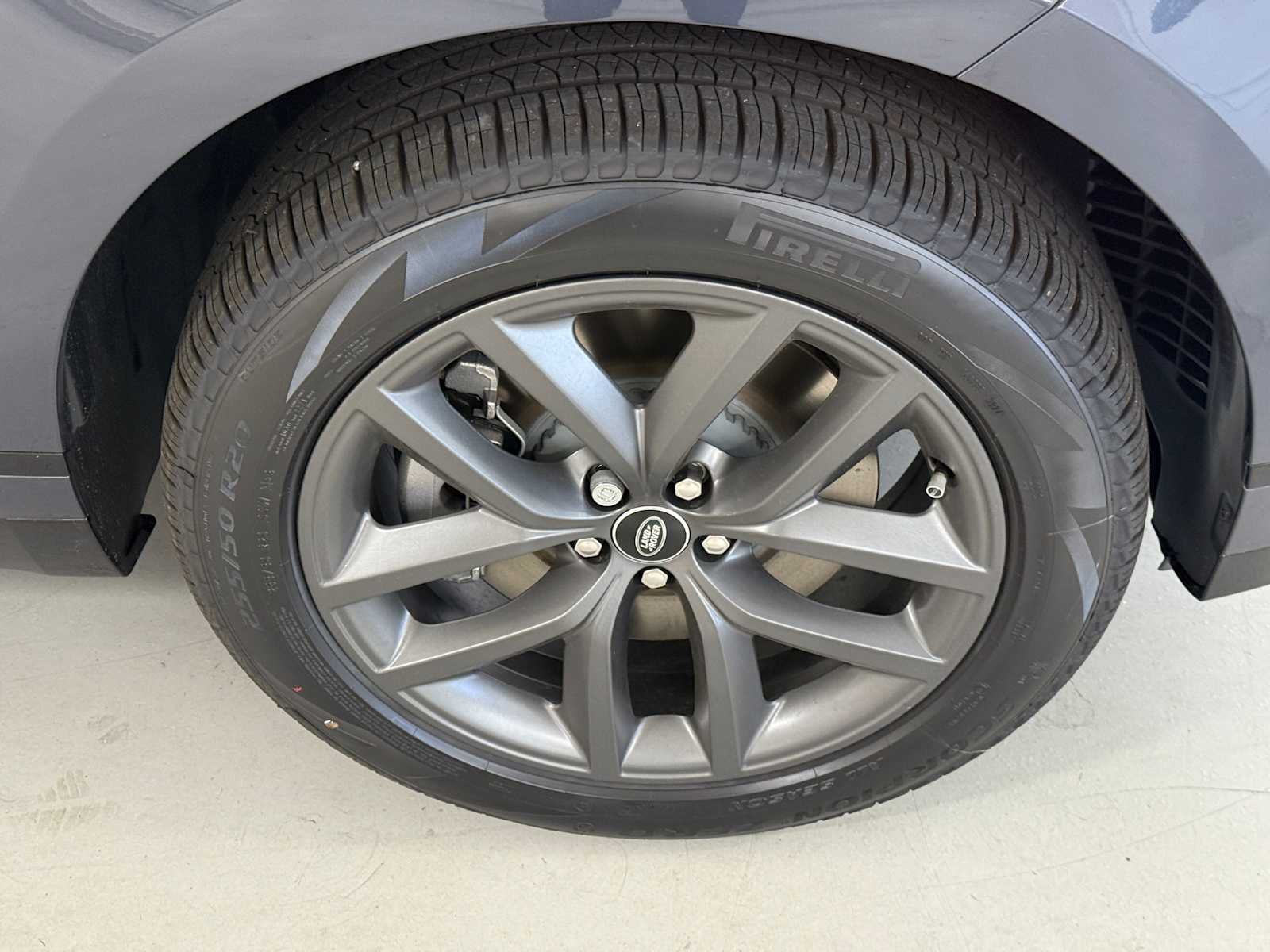 2026 Land Rover Range Rover Velar Dynamic SE