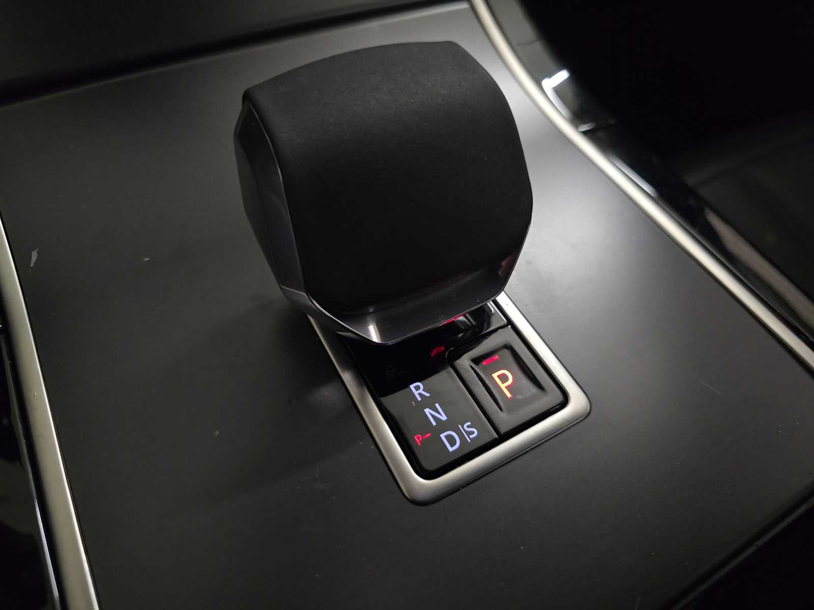 2026 Land Rover Range Rover Evoque Core S