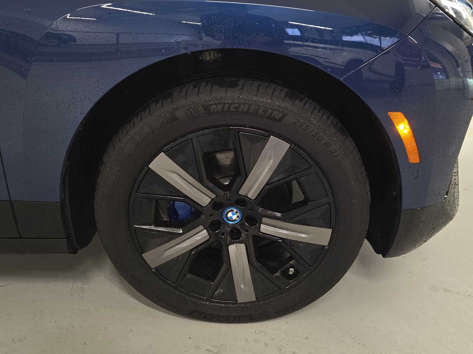 2025 BMW iX xDrive50