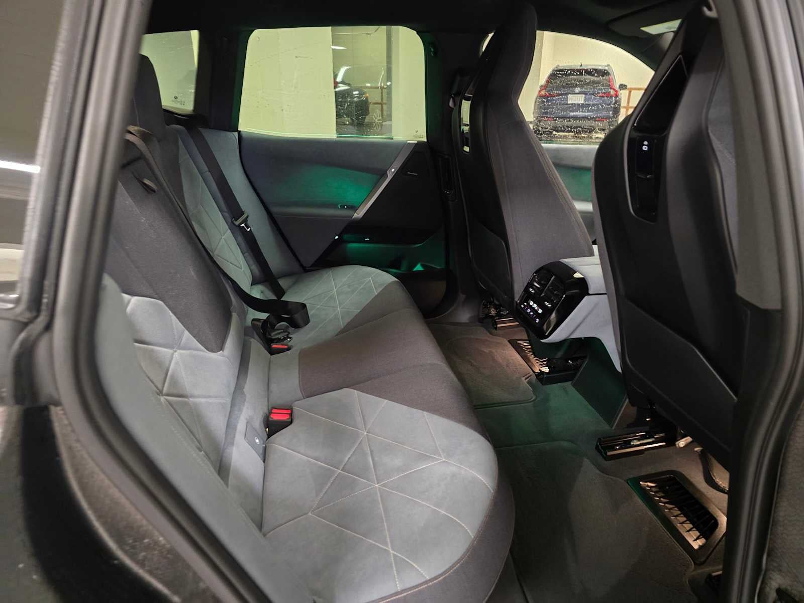 2025 BMW iX xDrive50