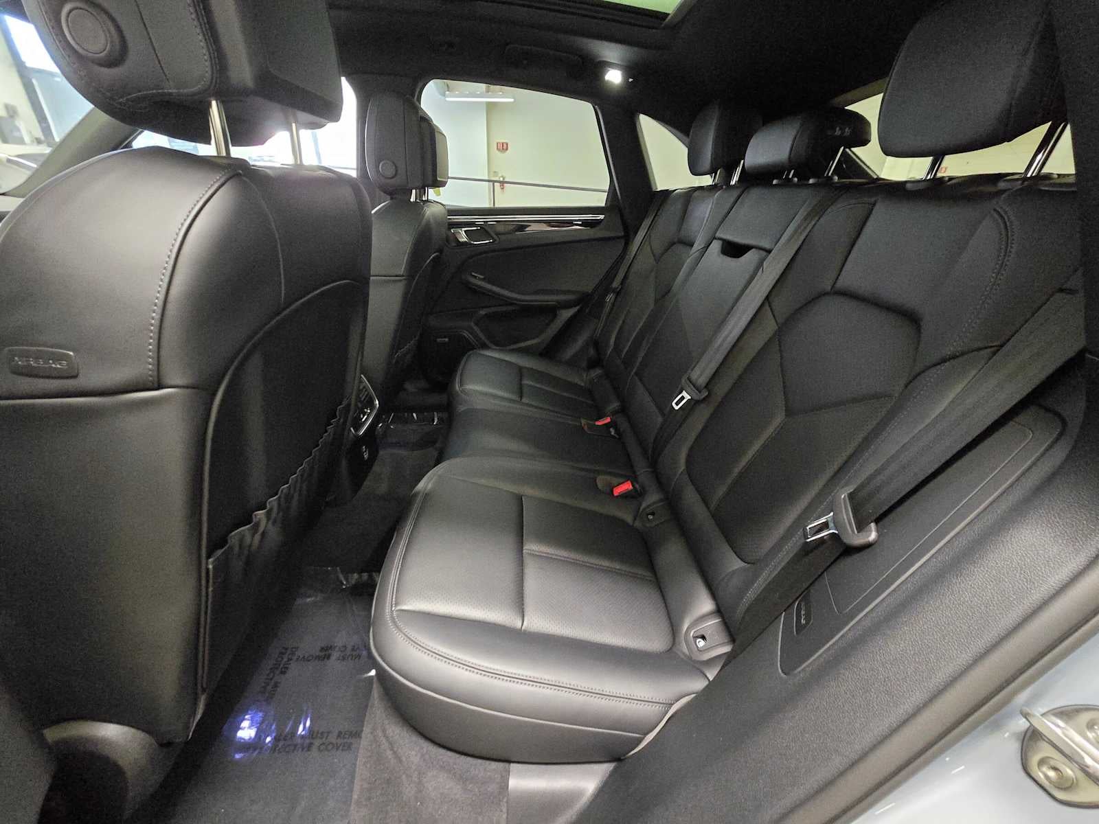 2025 Porsche Macan AWD