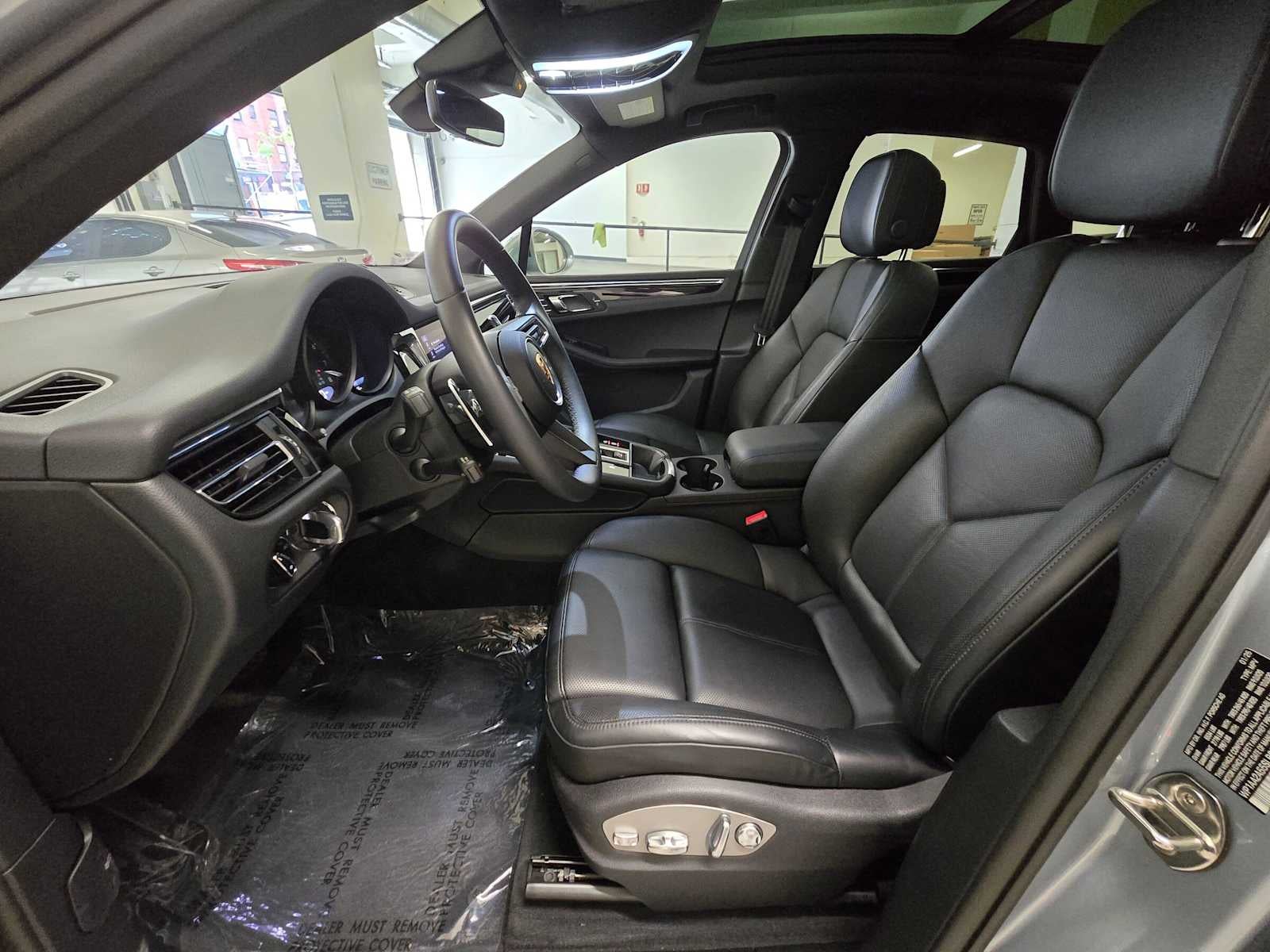 2025 Porsche Macan AWD