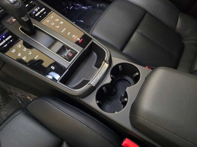2025 Porsche Macan AWD