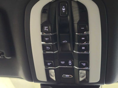 2025 Porsche Macan AWD