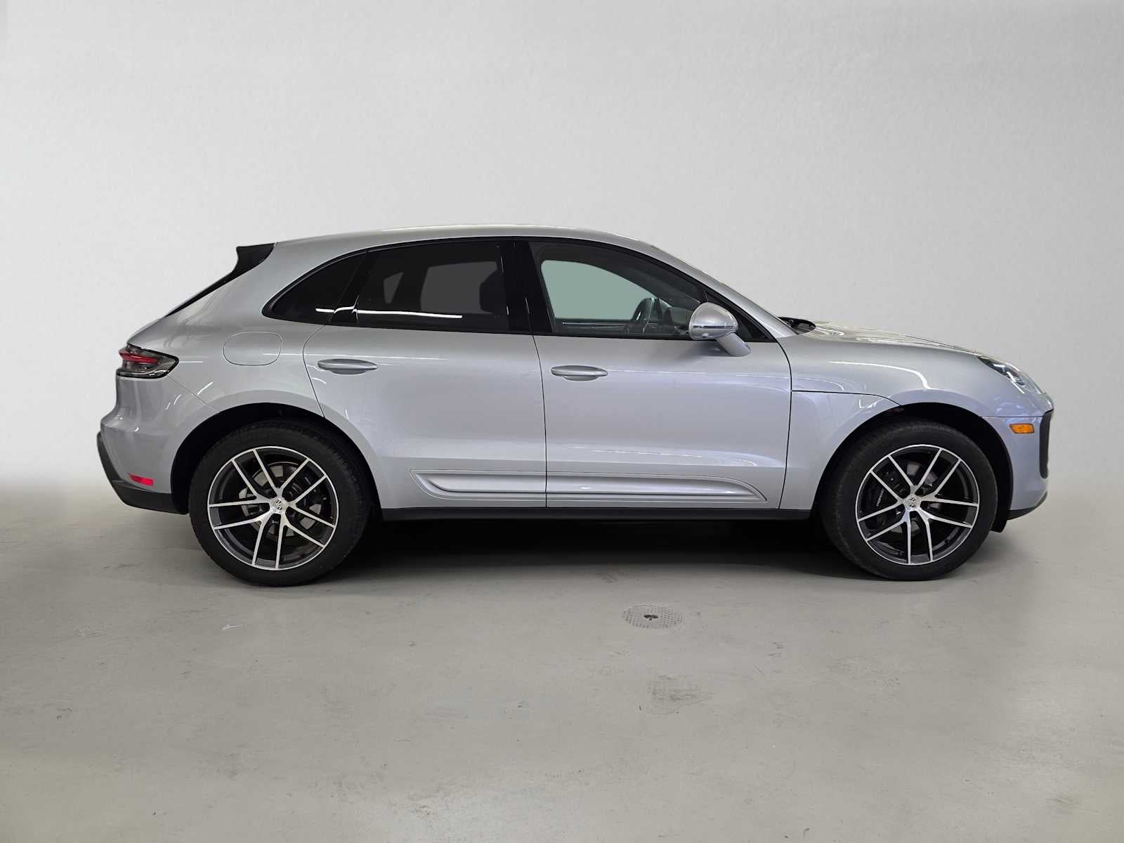 2025 Porsche Macan AWD