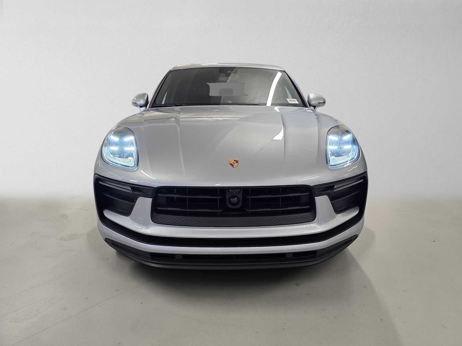 2025 Porsche Macan AWD