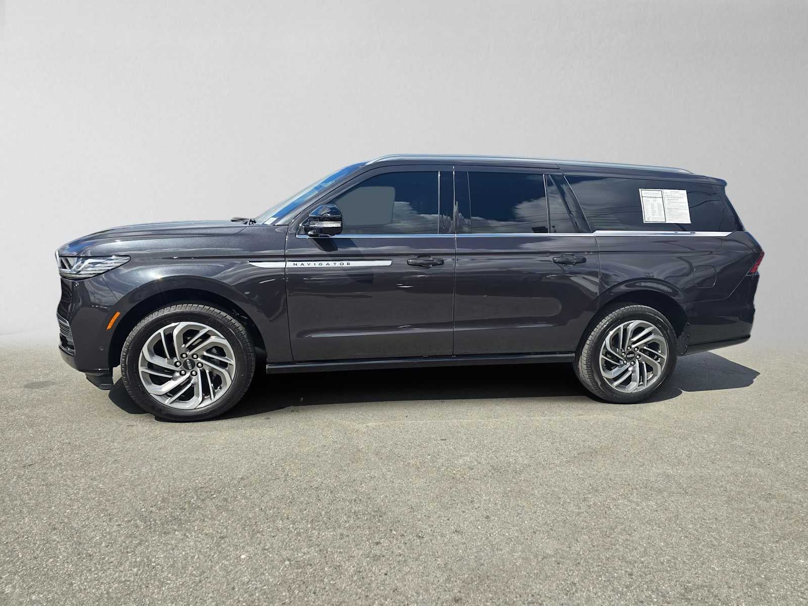2025 Lincoln Navigator L Reserve