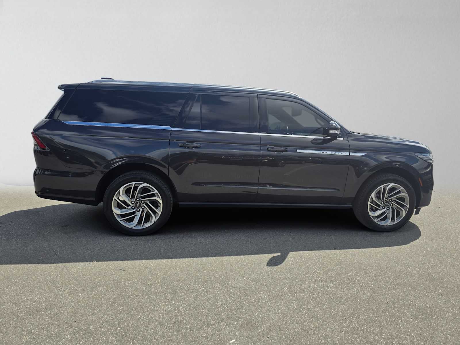 2025 Lincoln Navigator L Reserve