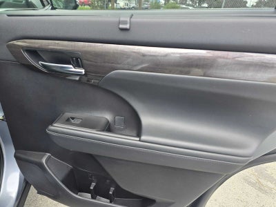 2022 Toyota Highlander Hybrid Platinum