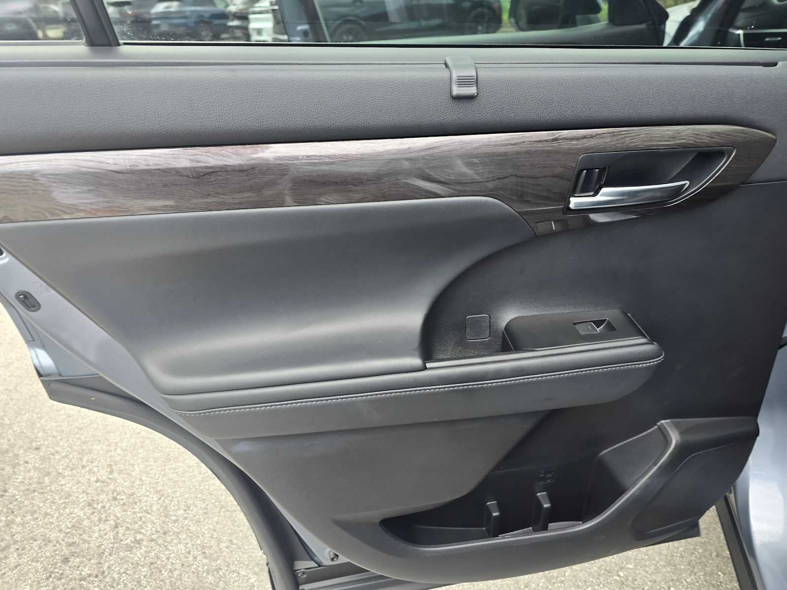 2022 Toyota Highlander Hybrid Platinum