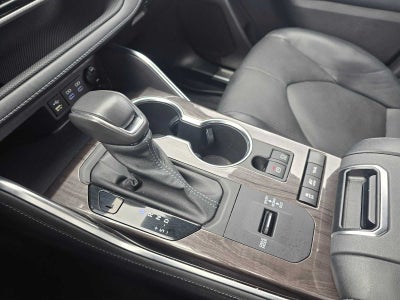 2022 Toyota Highlander Hybrid Platinum