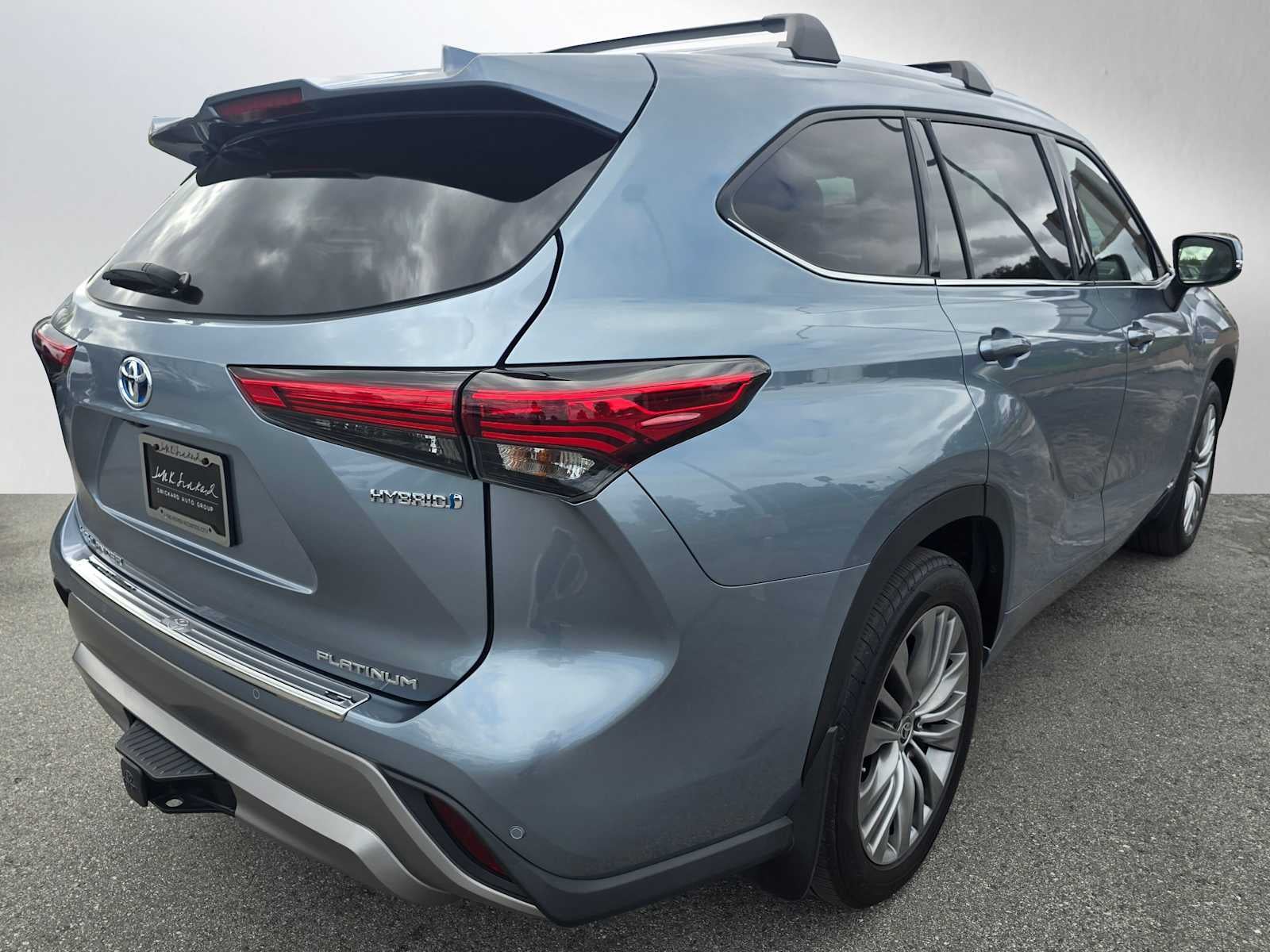 2022 Toyota Highlander Hybrid Platinum