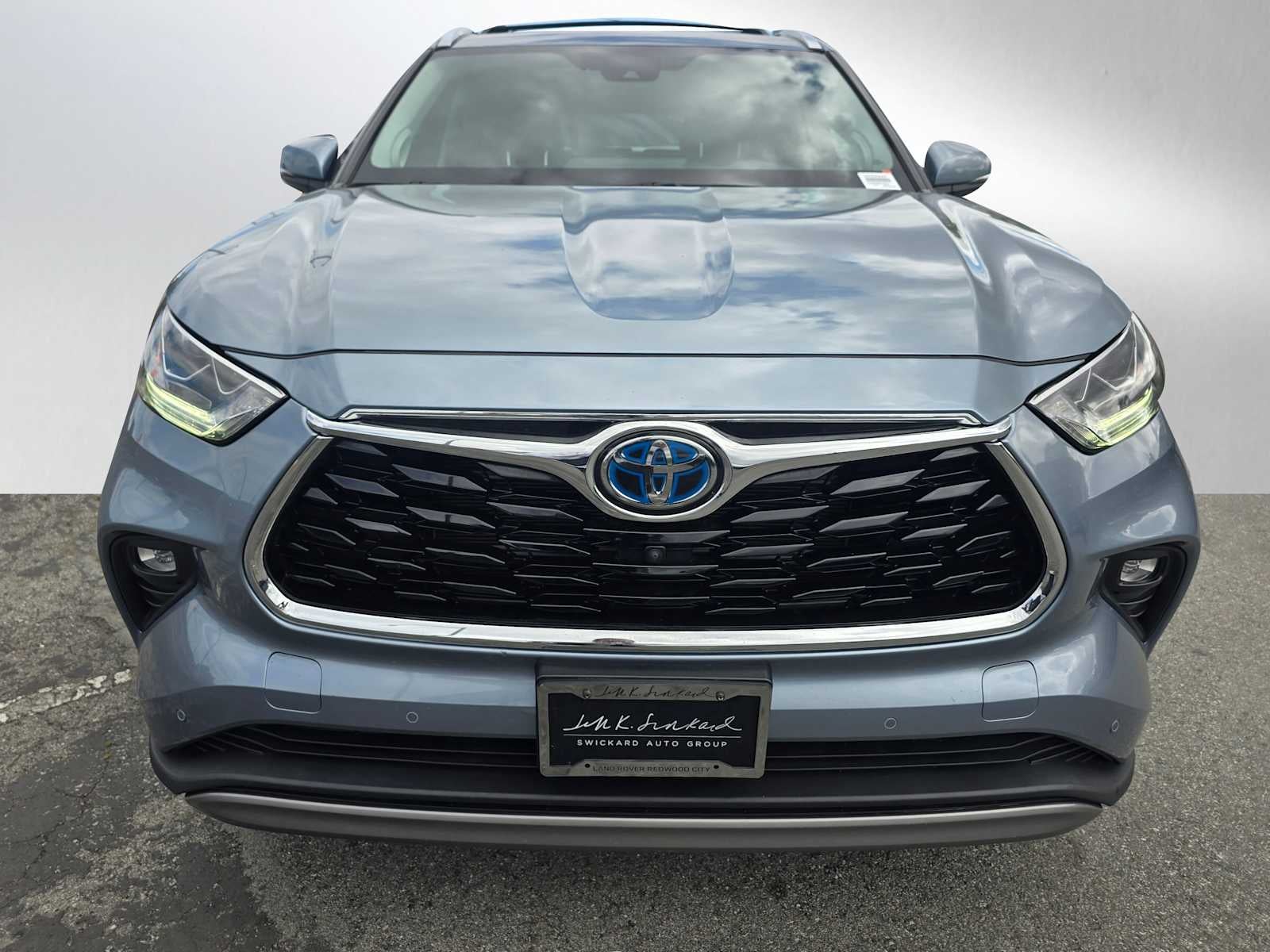 2022 Toyota Highlander Hybrid Platinum
