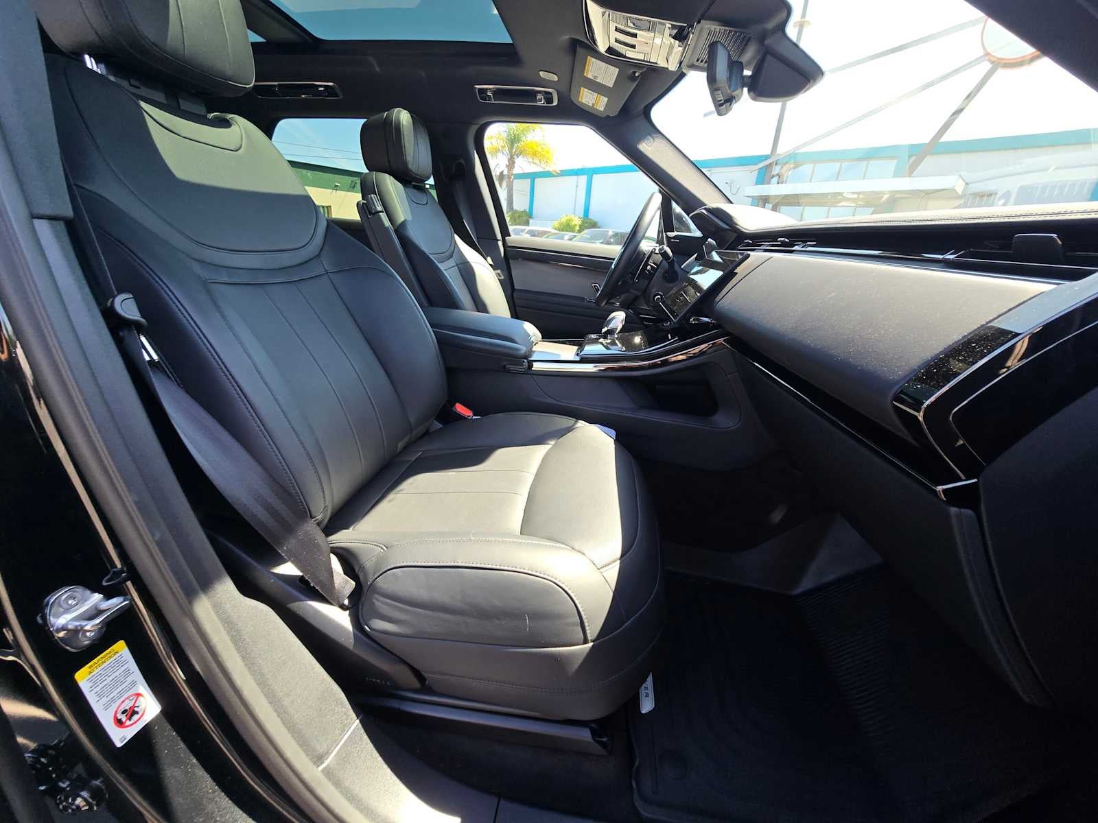 2025 Land Rover Range Rover Sport SE