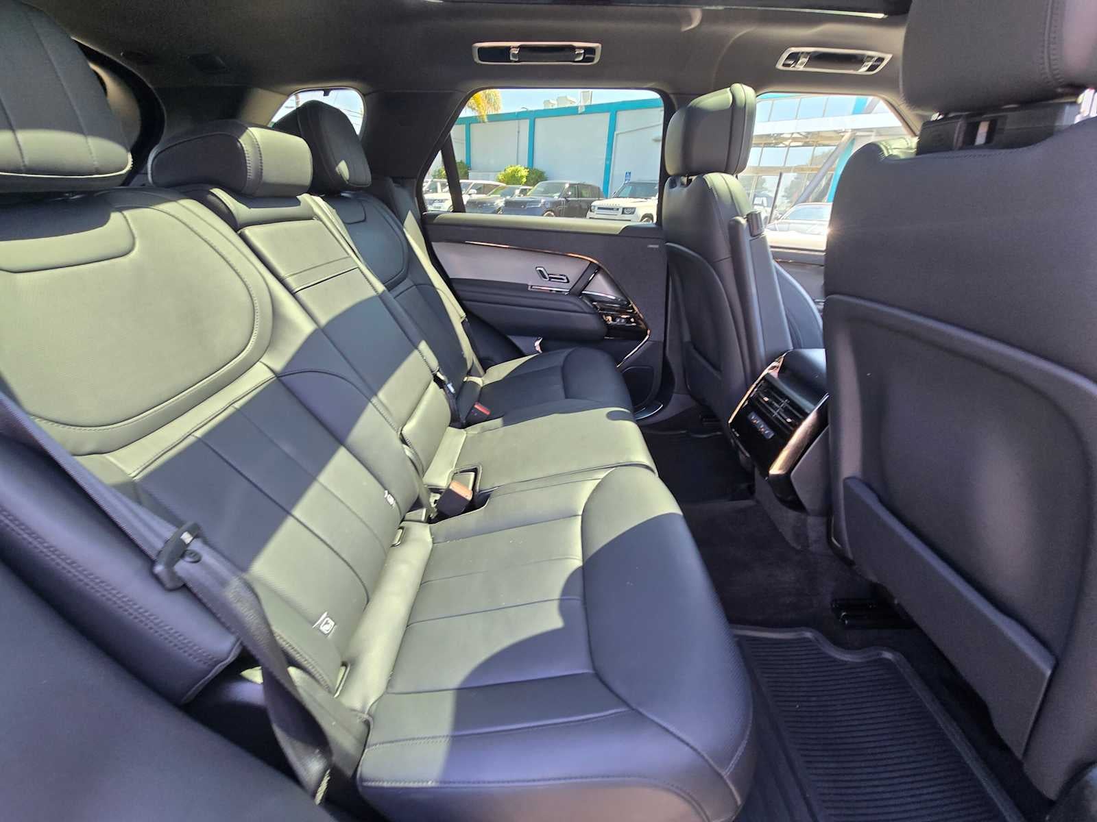 2025 Land Rover Range Rover Sport SE