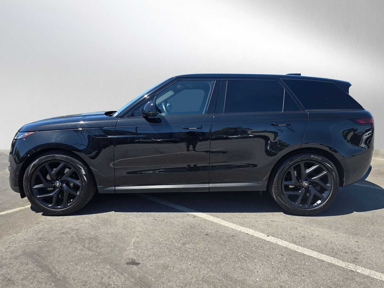 2025 Land Rover Range Rover Sport SE
