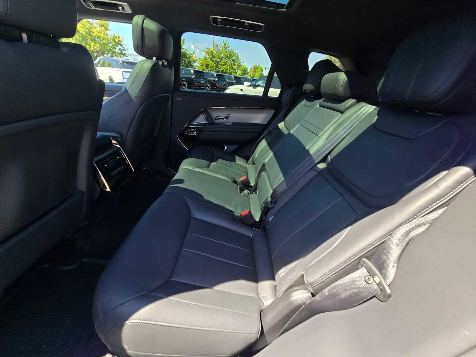 2025 Land Rover Range Rover Sport SE
