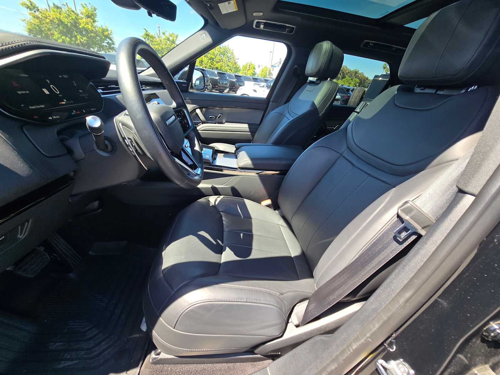 2025 Land Rover Range Rover Sport SE