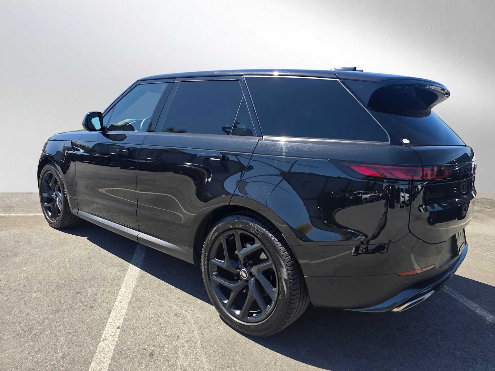 2025 Land Rover Range Rover Sport SE