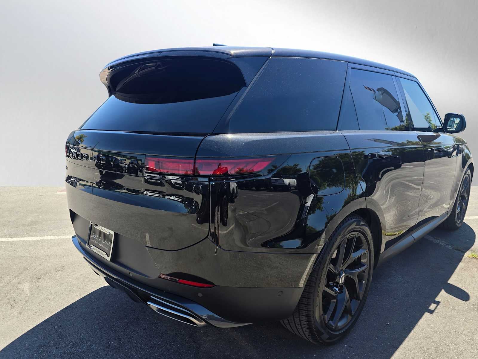 2025 Land Rover Range Rover Sport SE