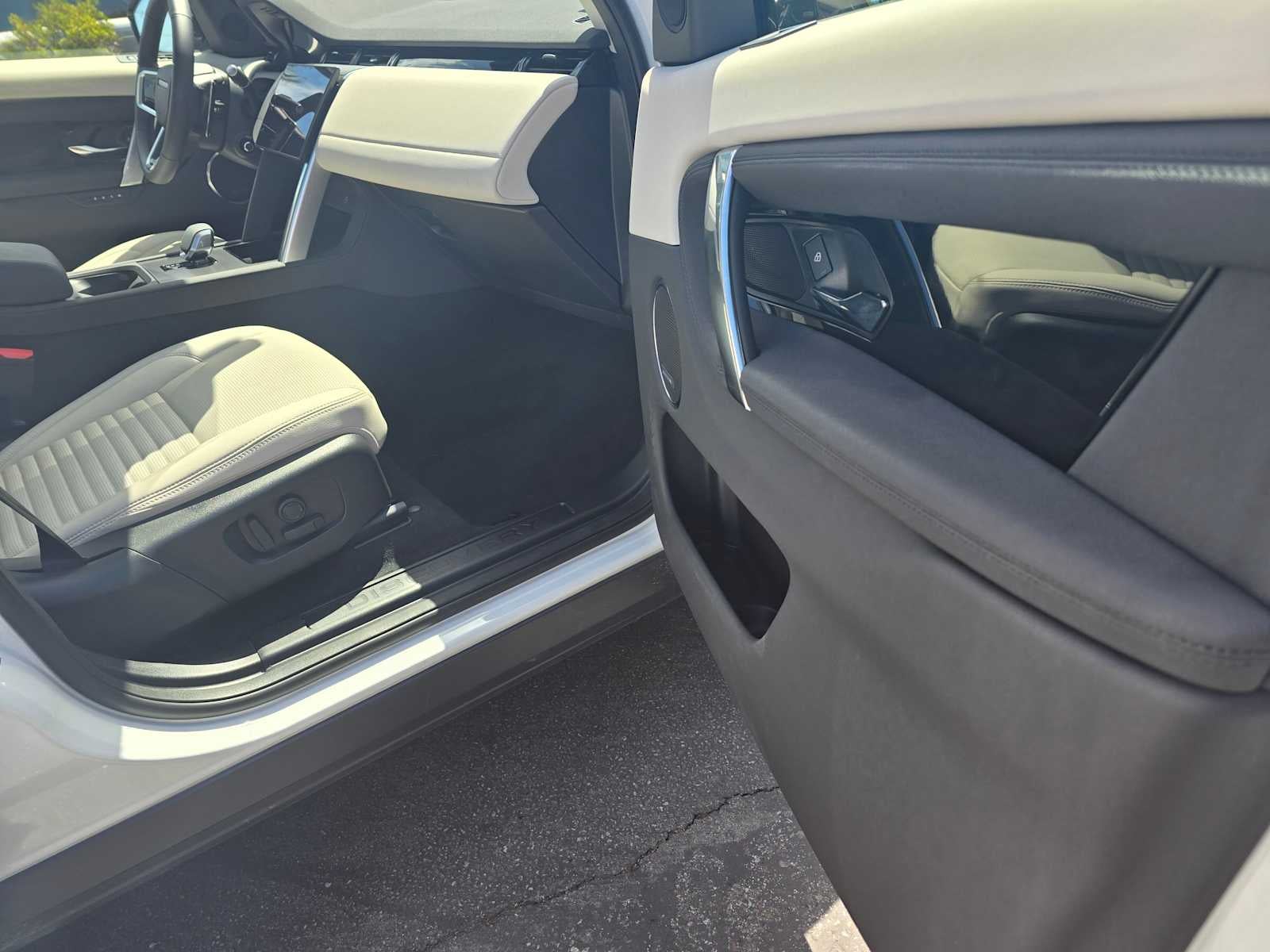 2025 Land Rover Discovery Sport S