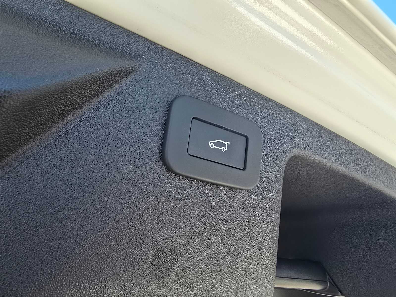 2025 Land Rover Discovery Sport S