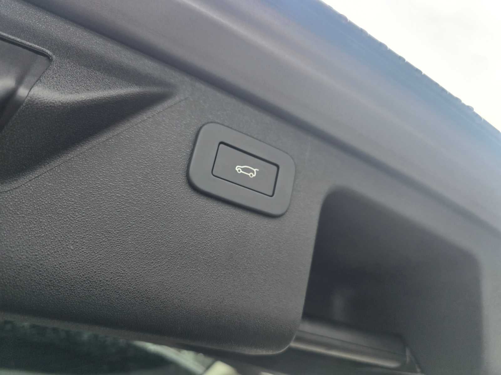 2025 Land Rover Discovery Sport S