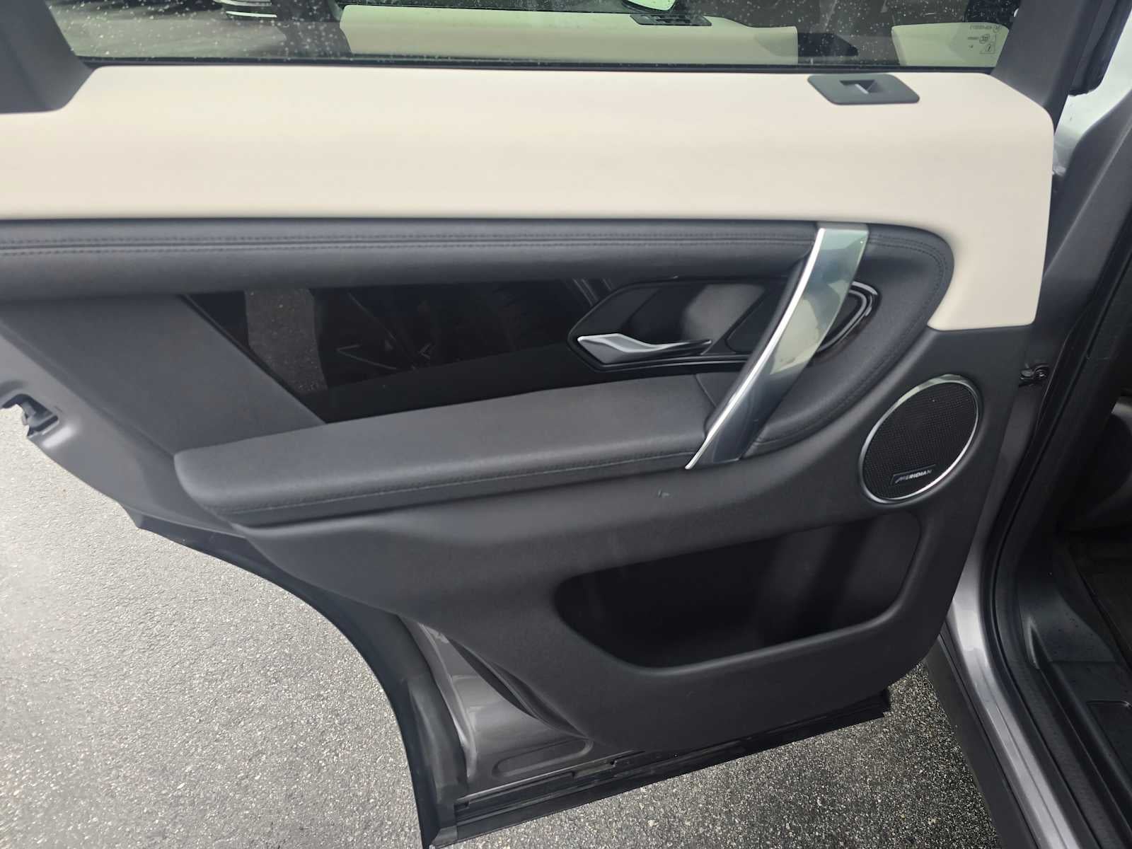 2025 Land Rover Discovery Sport S