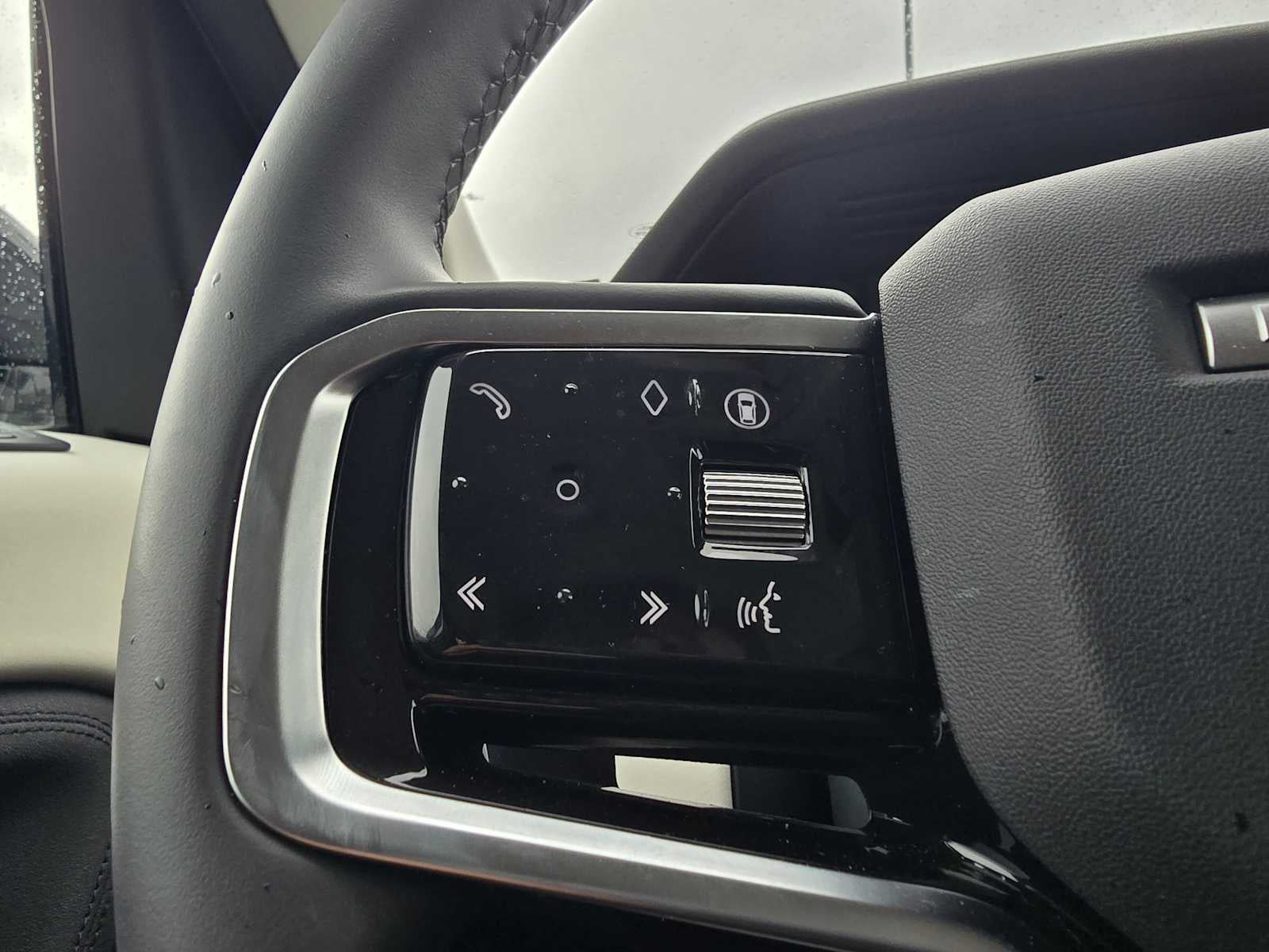 2025 Land Rover Discovery Sport S