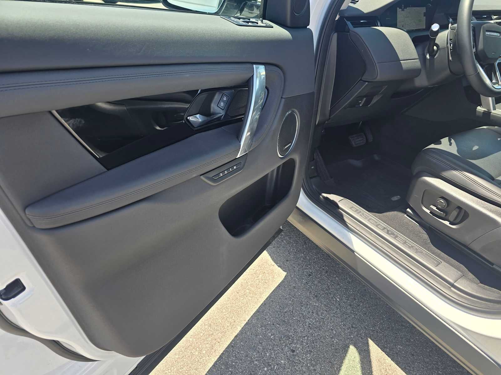 2025 Land Rover Discovery Sport S