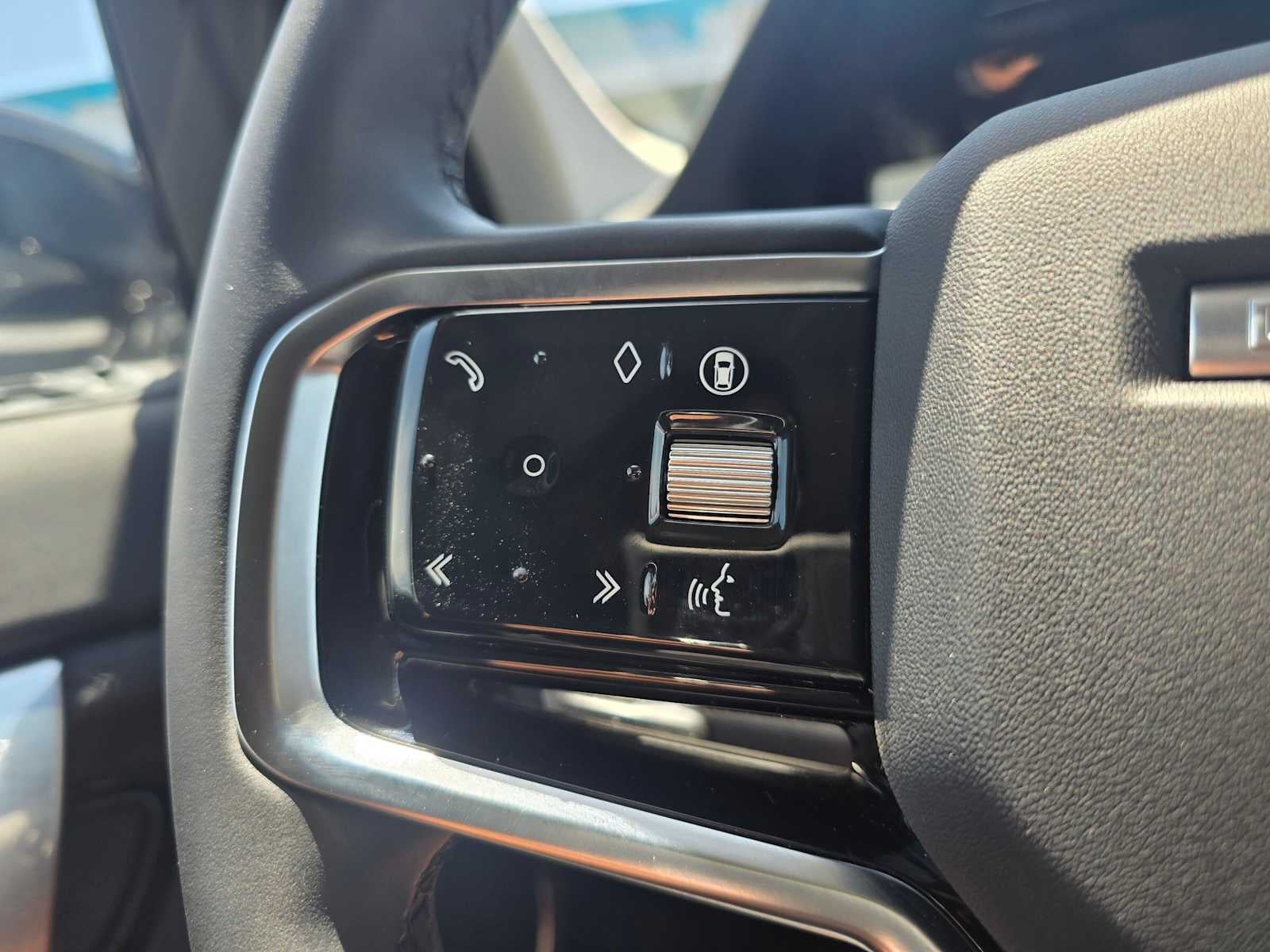 2025 Land Rover Discovery Sport S