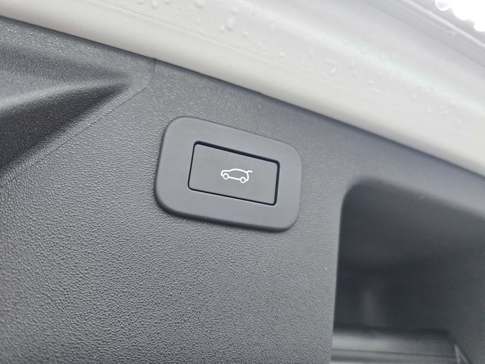 2025 Land Rover Discovery Sport S